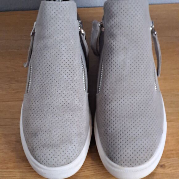 Steve Madden Women 9.5 Caliber Wedge Ankle Sneaker Gray Bootie Leather - Picture 9 of 11